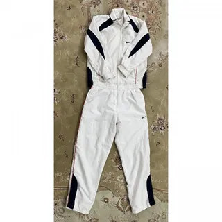 گرمکن و ست ورزشی