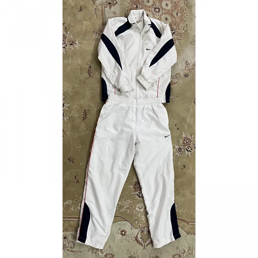 گرمکن و ست ورزشی