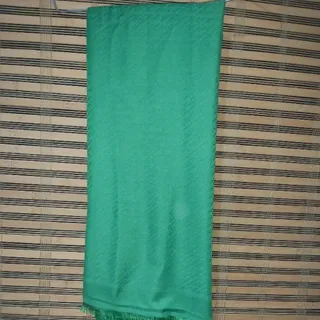 شال سبز خوش رنگ