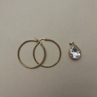 گوشواره و آویز گردنبند