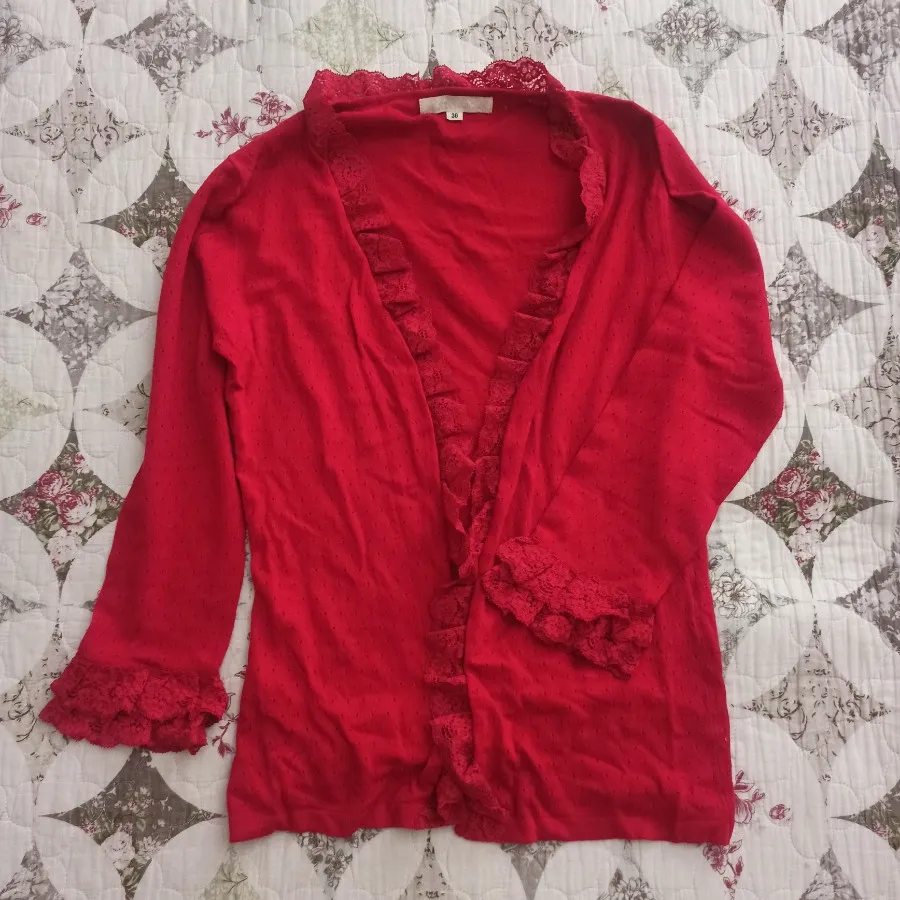 ژاکت قرمز لطیف