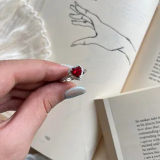 انگشتر جواهری قلب قرمز