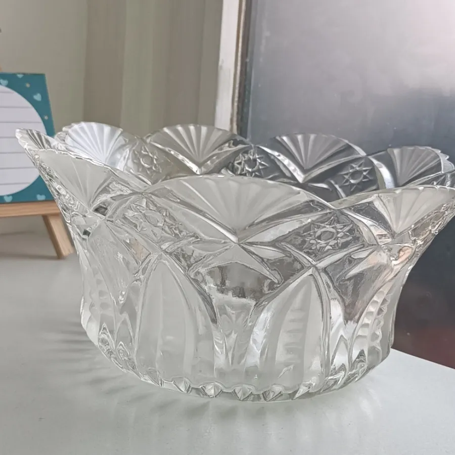 شکلات خوری آجیل خوری