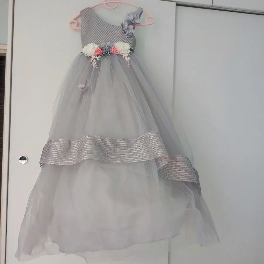 پیراهن دخترانه