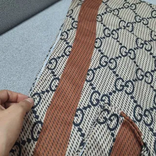 شال طرحدار گوچی