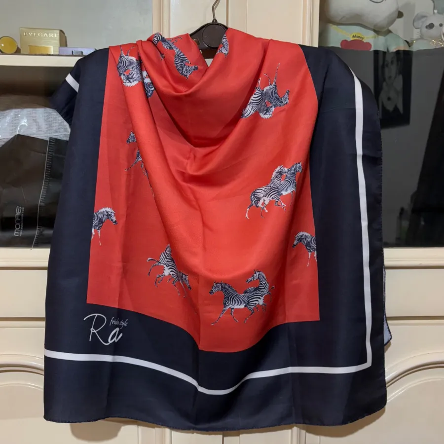 شال طرح زبرا