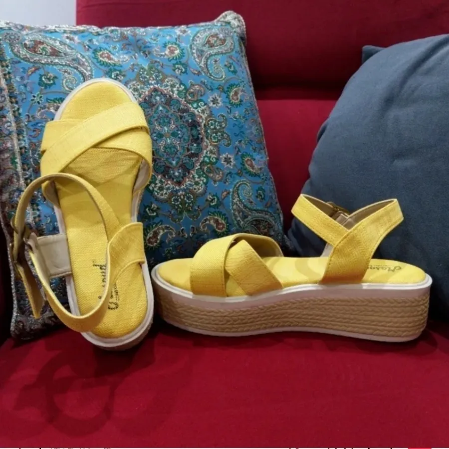 صندل کاملا نو زرد