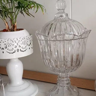 شکلات خوری آجیل خوری