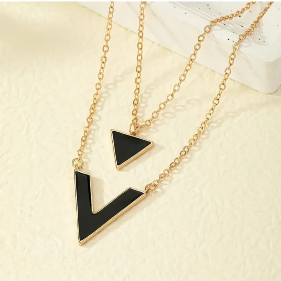 گردنبند مشکی و طلایی