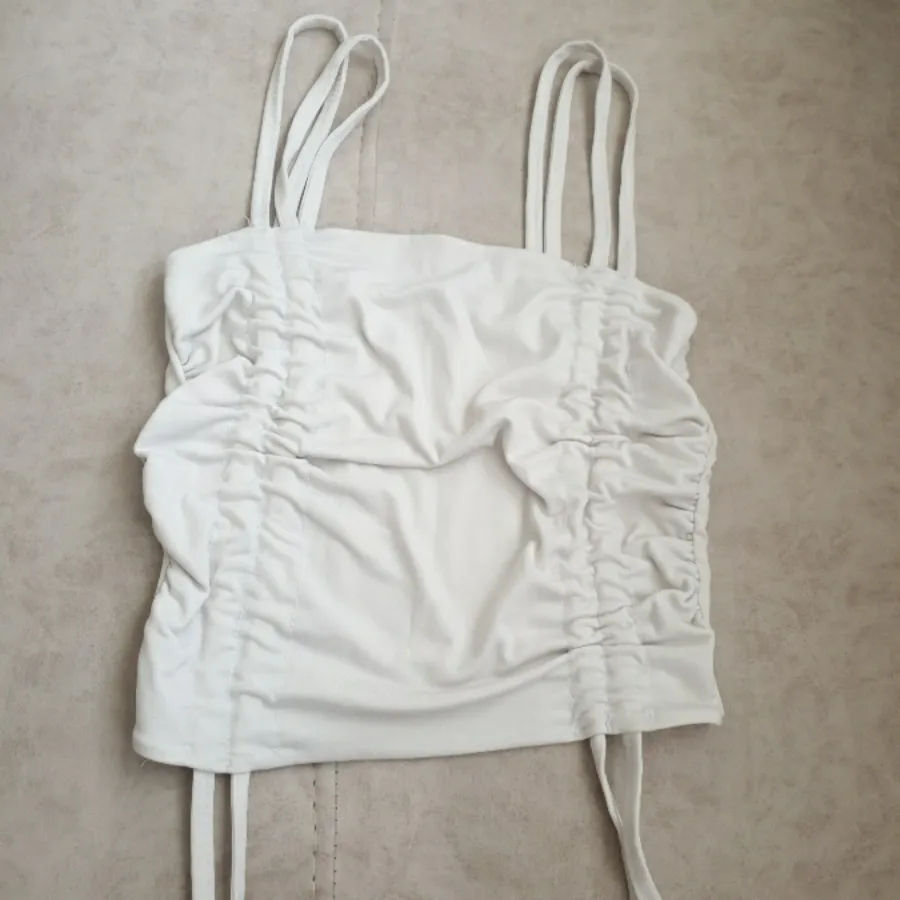 کراپ تاپ سفید