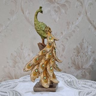 مجسمه طاووس