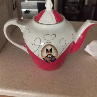 قوری چینی بزرگ