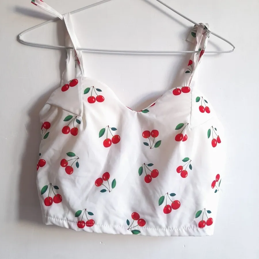 کراپ تاپ چری