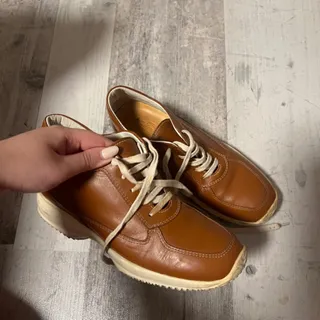 کفش ایتالیایی عسلی