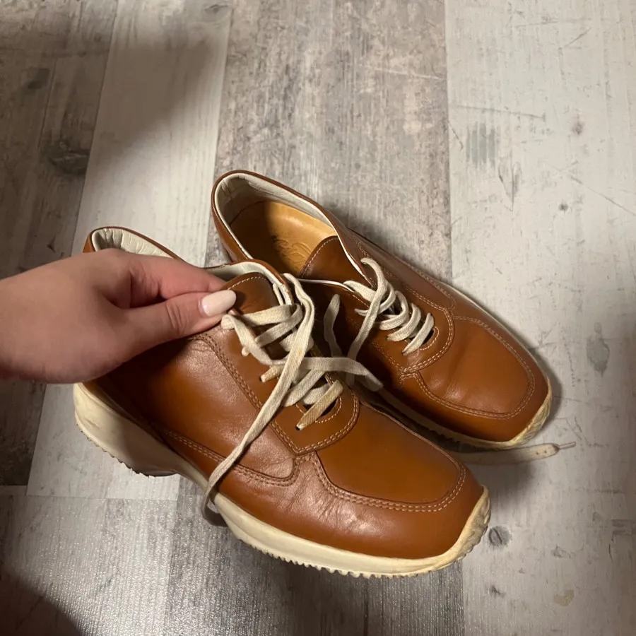 کفش ایتالیایی عسلی