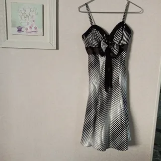 پیراهن دخترانه