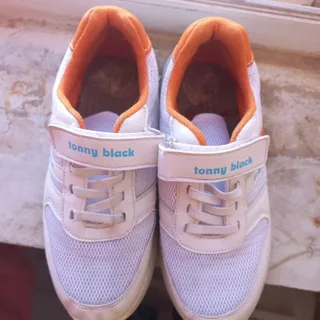 کفش تونی بلک