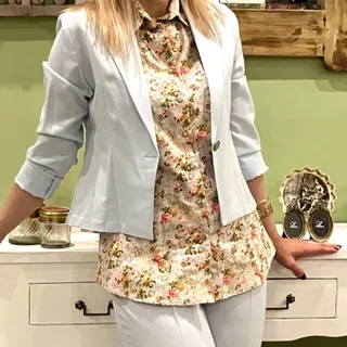 کت وشلوار و پیراهن