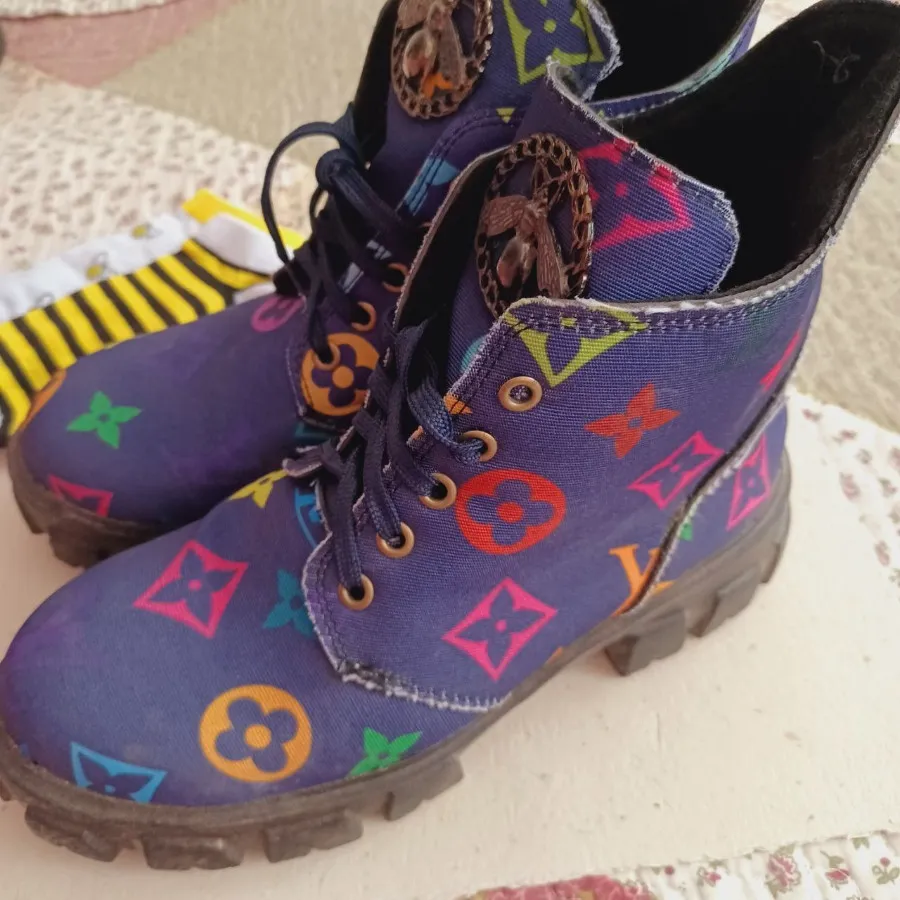 نیم بوت طرح دار