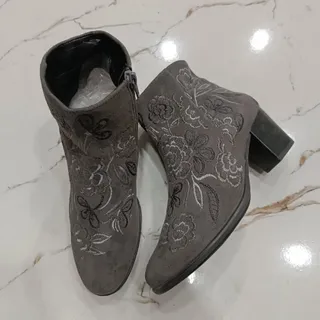 بوت زنانه اورجینال