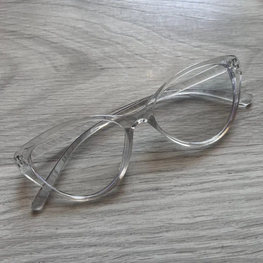 عینک بلوکات بی رنگ