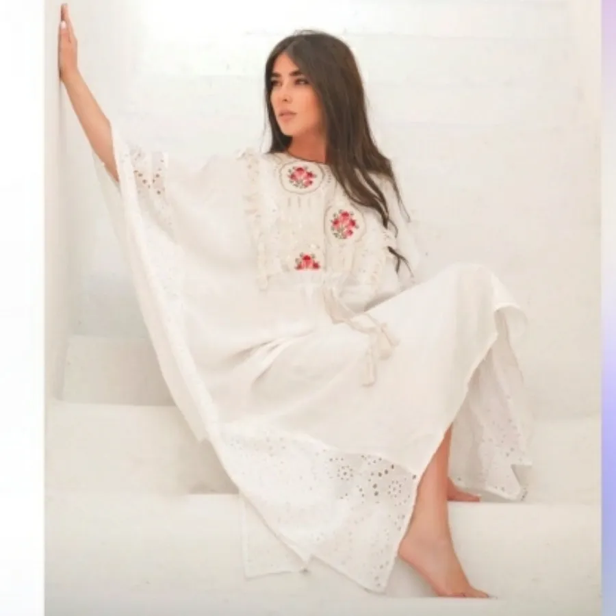 پیراهن خامه دوزی شده