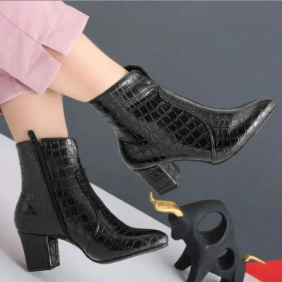 نیم بوت چرمی