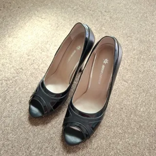 کفش نوین چرم