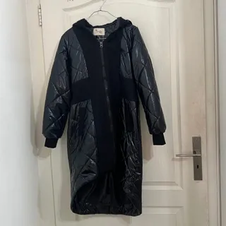 کاپشن کلاهدار