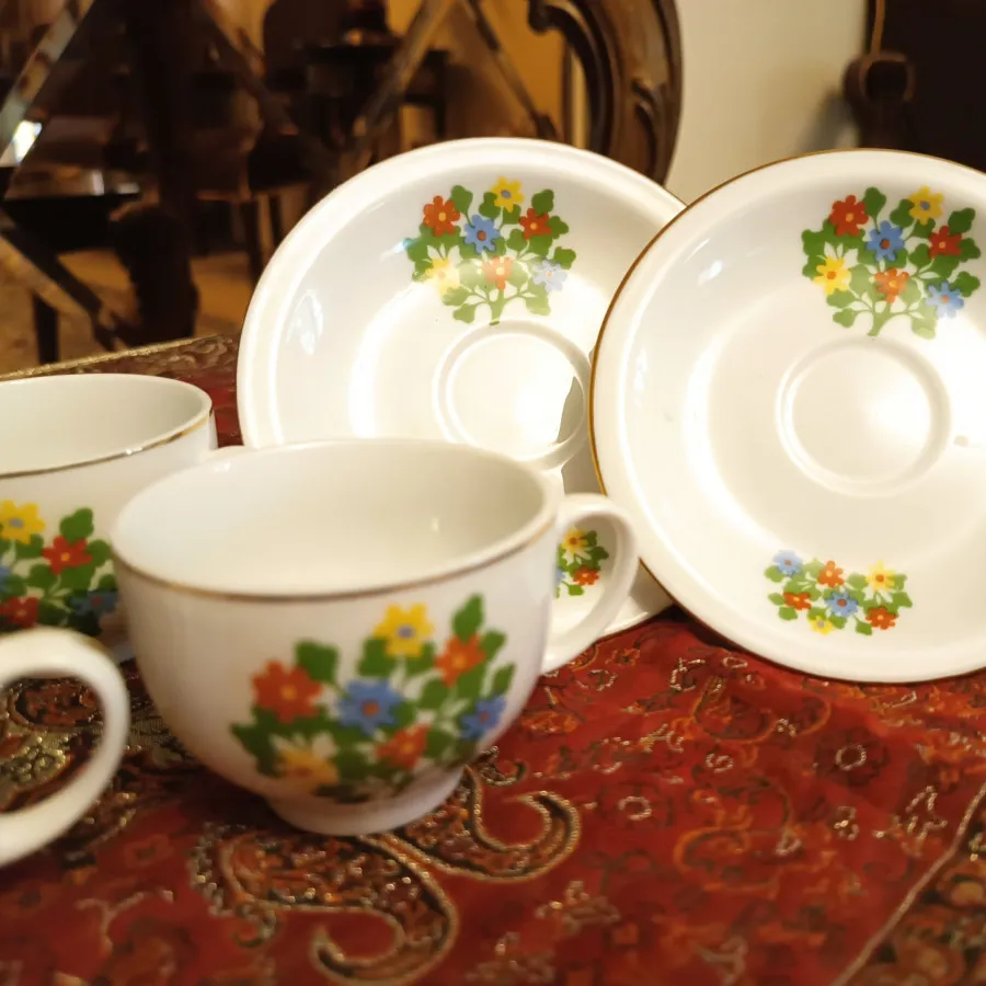 فنجان و نعلبکی قهوه خوری