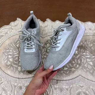 کتونی شایندار طوسی