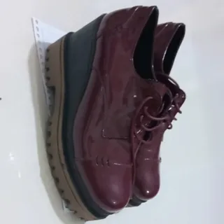 کفش کتونی لژدار