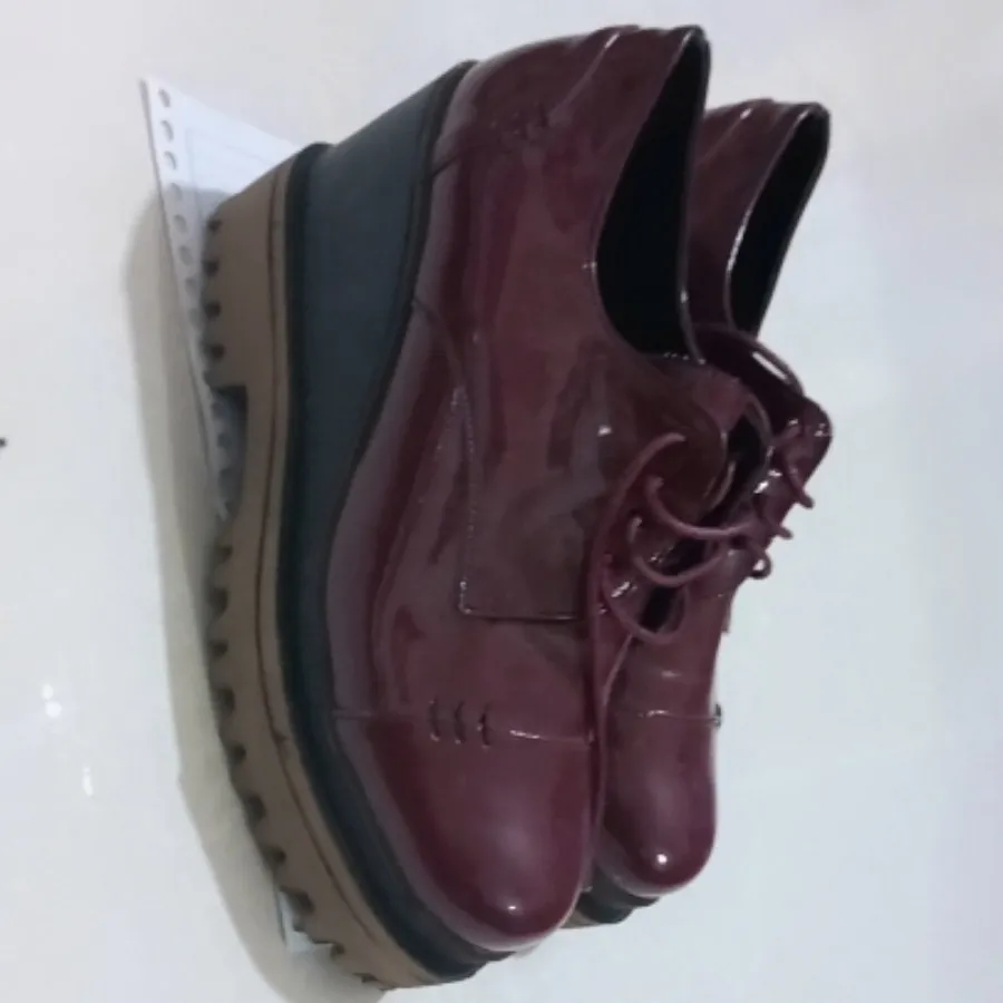 کفش کتونی لژدار