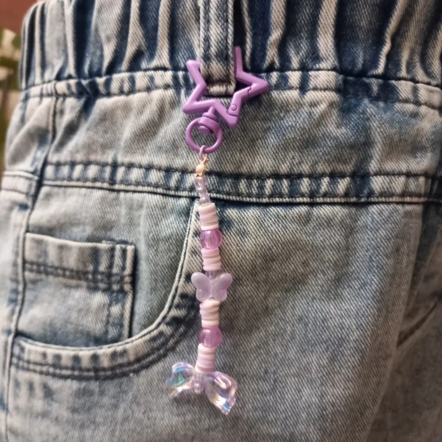 آویز و فونچارم