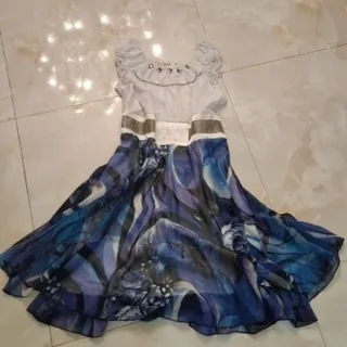 پیراهن دخترانه