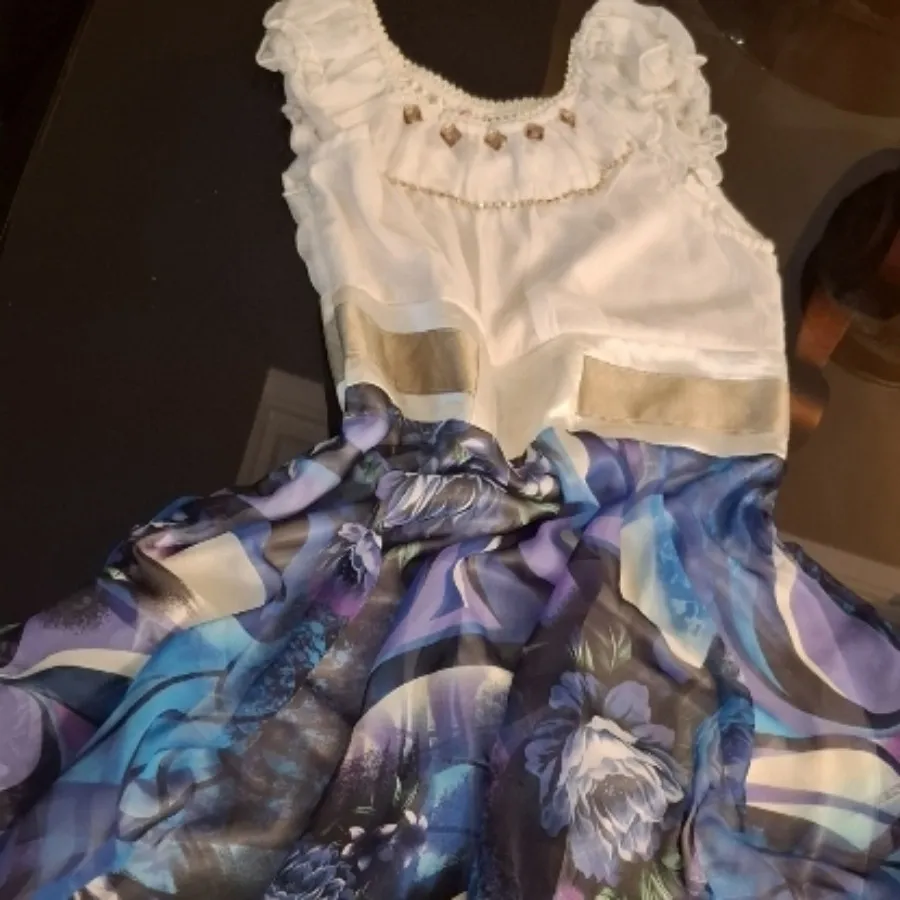 پیراهن دخترانه