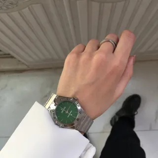 ساعت مچی زنانه امگا سبز