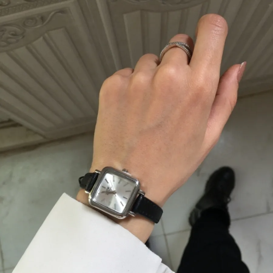 ساعت مچی زنانه چرم