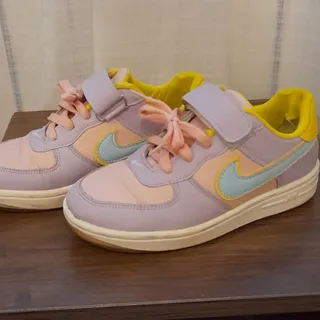 کتانی نایک بچگانه خارجی