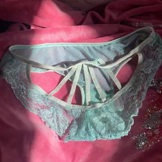 شورت پشت پروانه ای