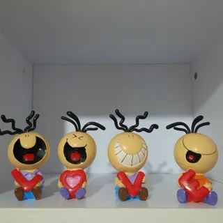 مجسمه های چوبی Love