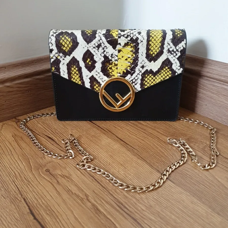 کیف تمام چرم فندی