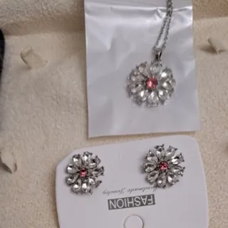 ست گردنبند وانگشتروگوشوار