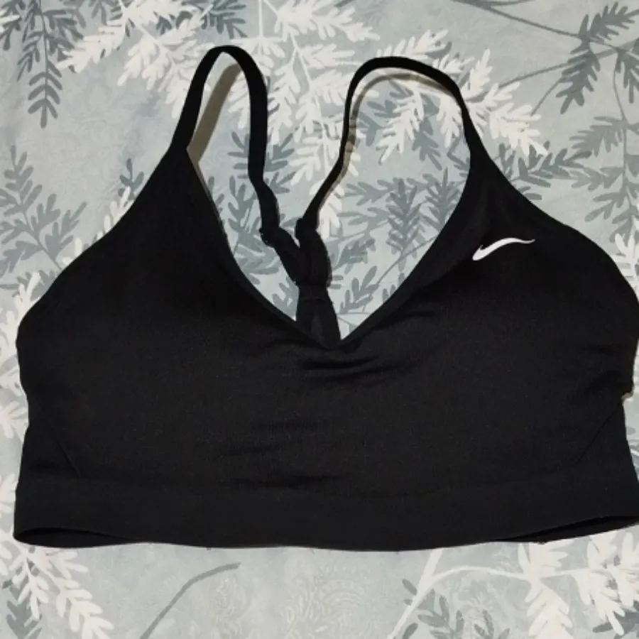 نیمتنه ورزشی نایکی اصل