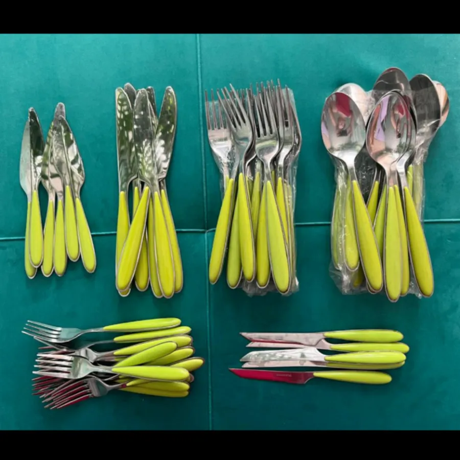 ست قاشق چنگال سبز