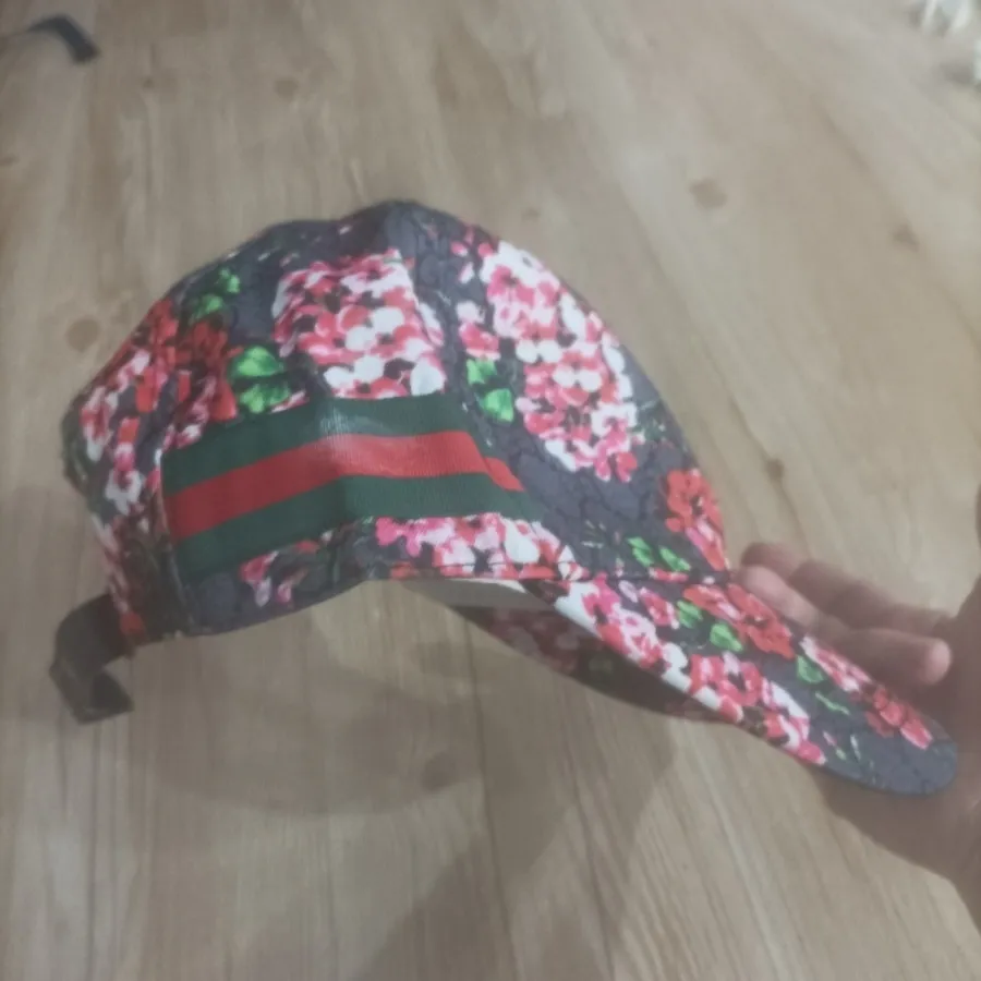 کلاه لبه دار