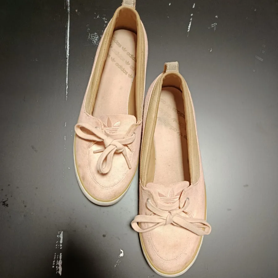 کفش کالج آدیداس صورتی