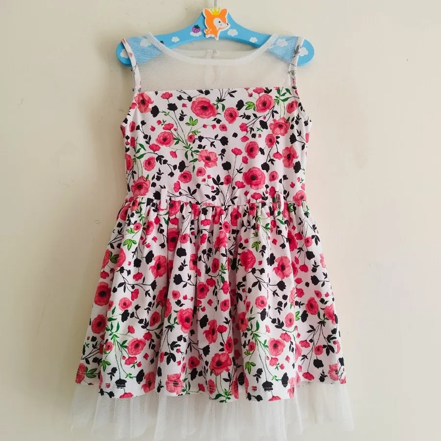 پیراهن دخترانه