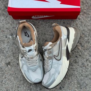 کفش نایک V2K