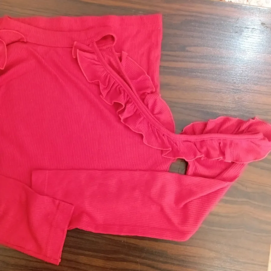 بلوز نخیه قرمز